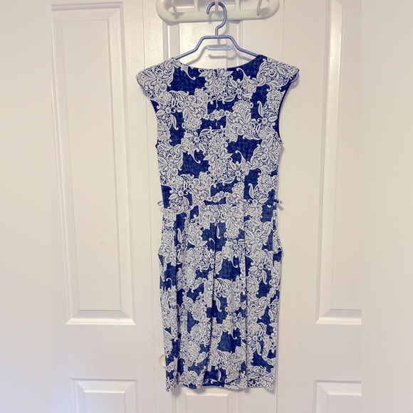 Cute Sleeveless Patterned Denim Dress - Picture 3 of 6